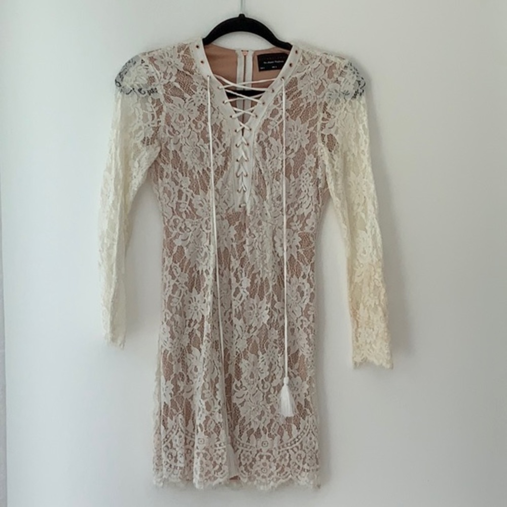 WHITE LACE DRESS